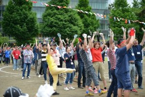 保護者競技　綱引き万歳